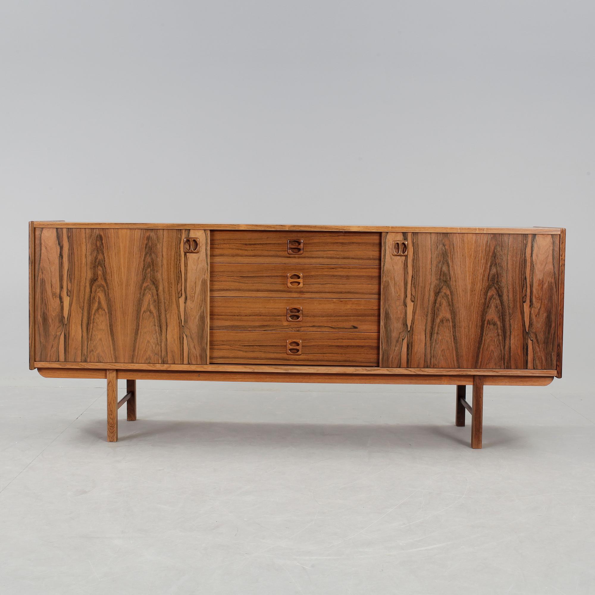 SIDEBOARD, omkring 1970.