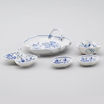 PORSLINSFÖREMÅL, 5 delar, Meissen, 1900-talets mitt.