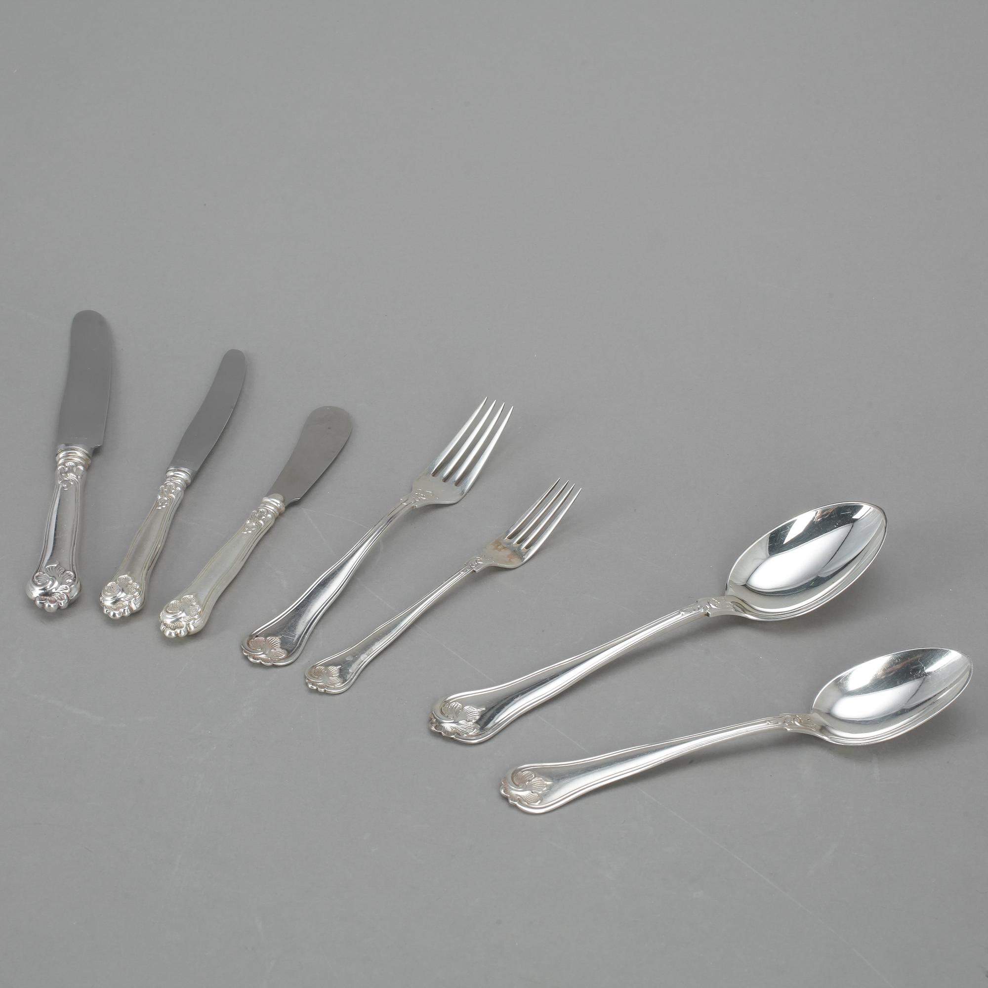 BESTICKSERVIS, 84 delar, silver, svenska importstämplar, 1900-tal. Vikt ca 1893g.