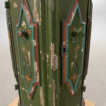 Skåp Barockstil 1800-tal.