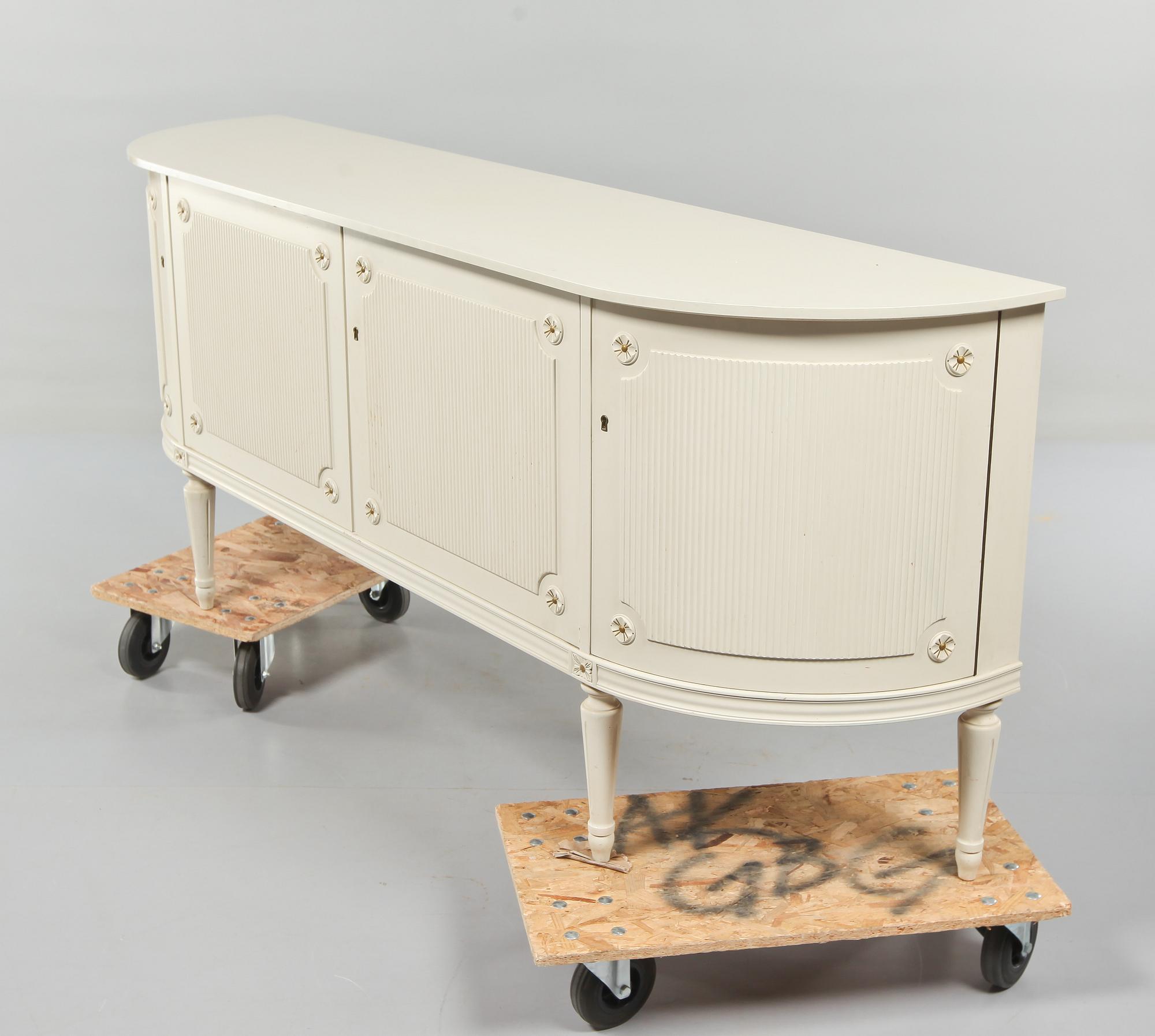 SIDEBOARD, gustaviansk stil, 1900-talets andra hälft.
