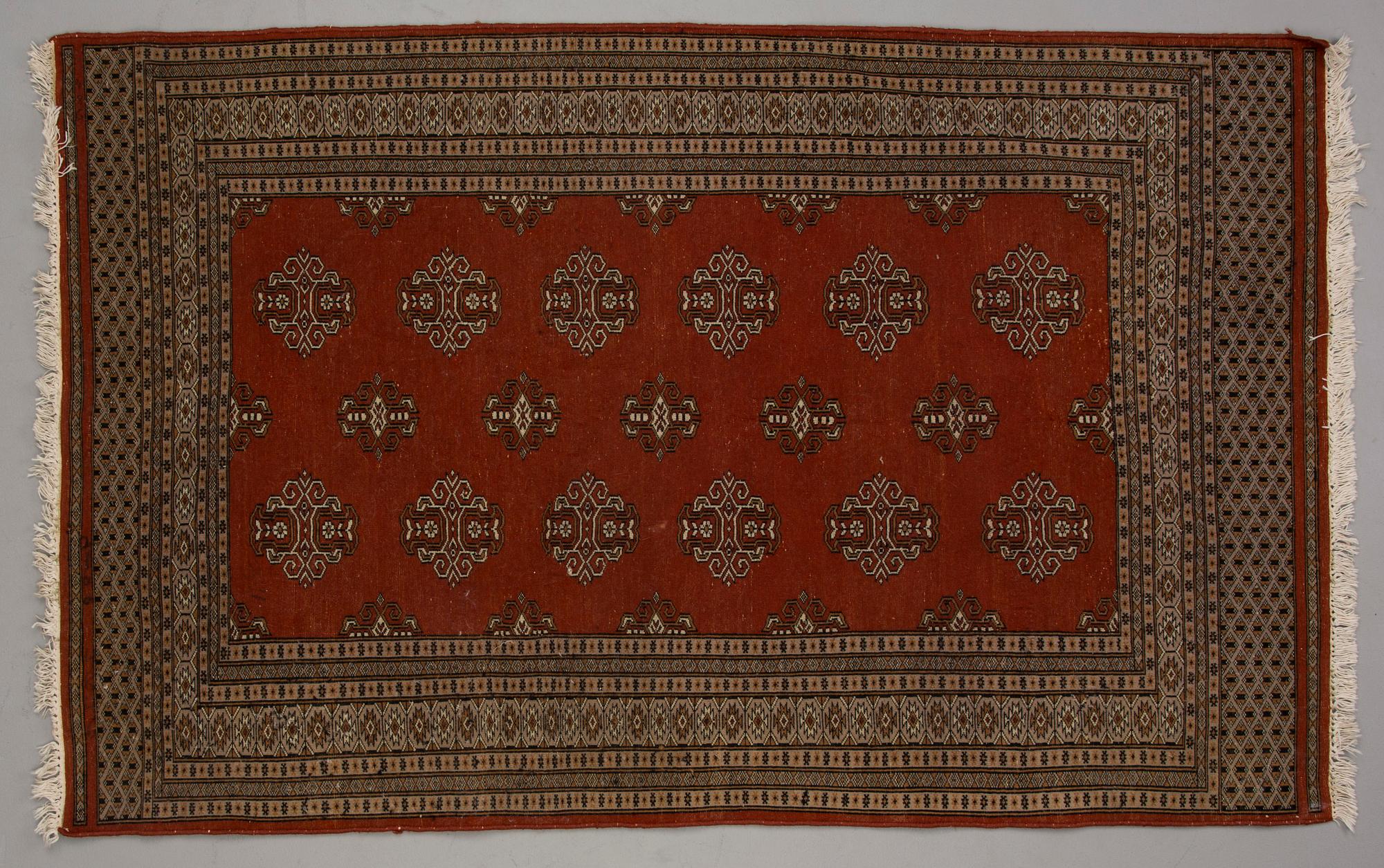MATTA, Turkestan. Ca 195x124 cm.