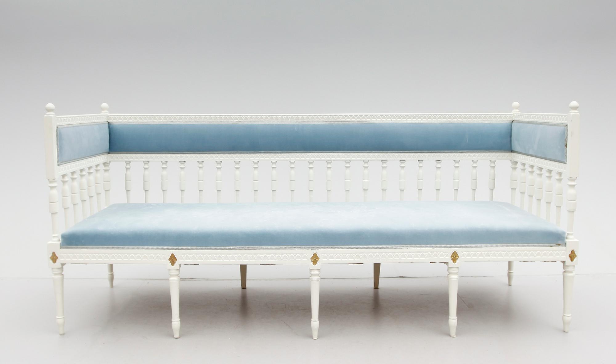 SOFFA, sengustaviansk, omkring år 1800.