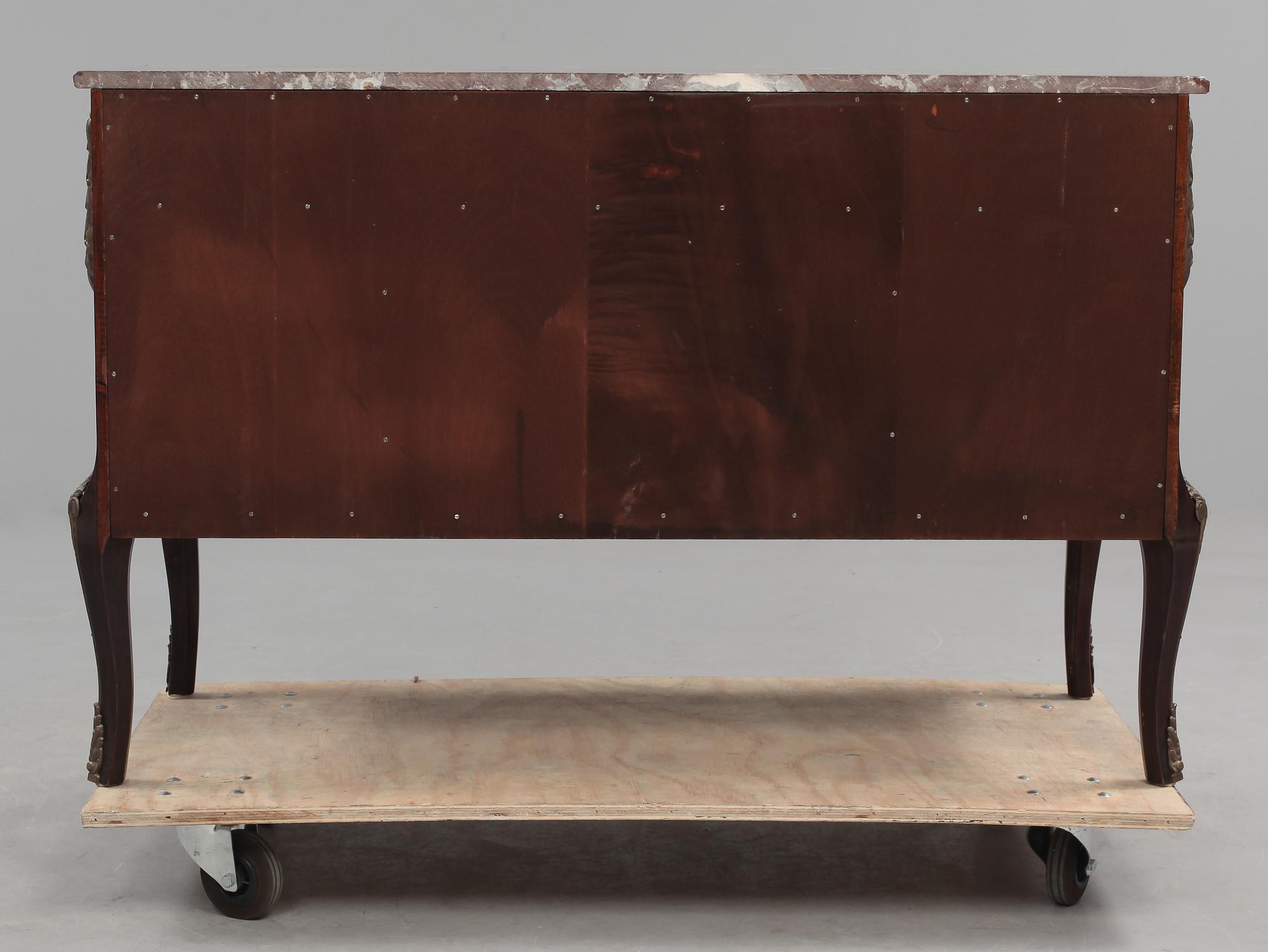 BYRÅ, gustaviansk stil, 1900-talets mitt.