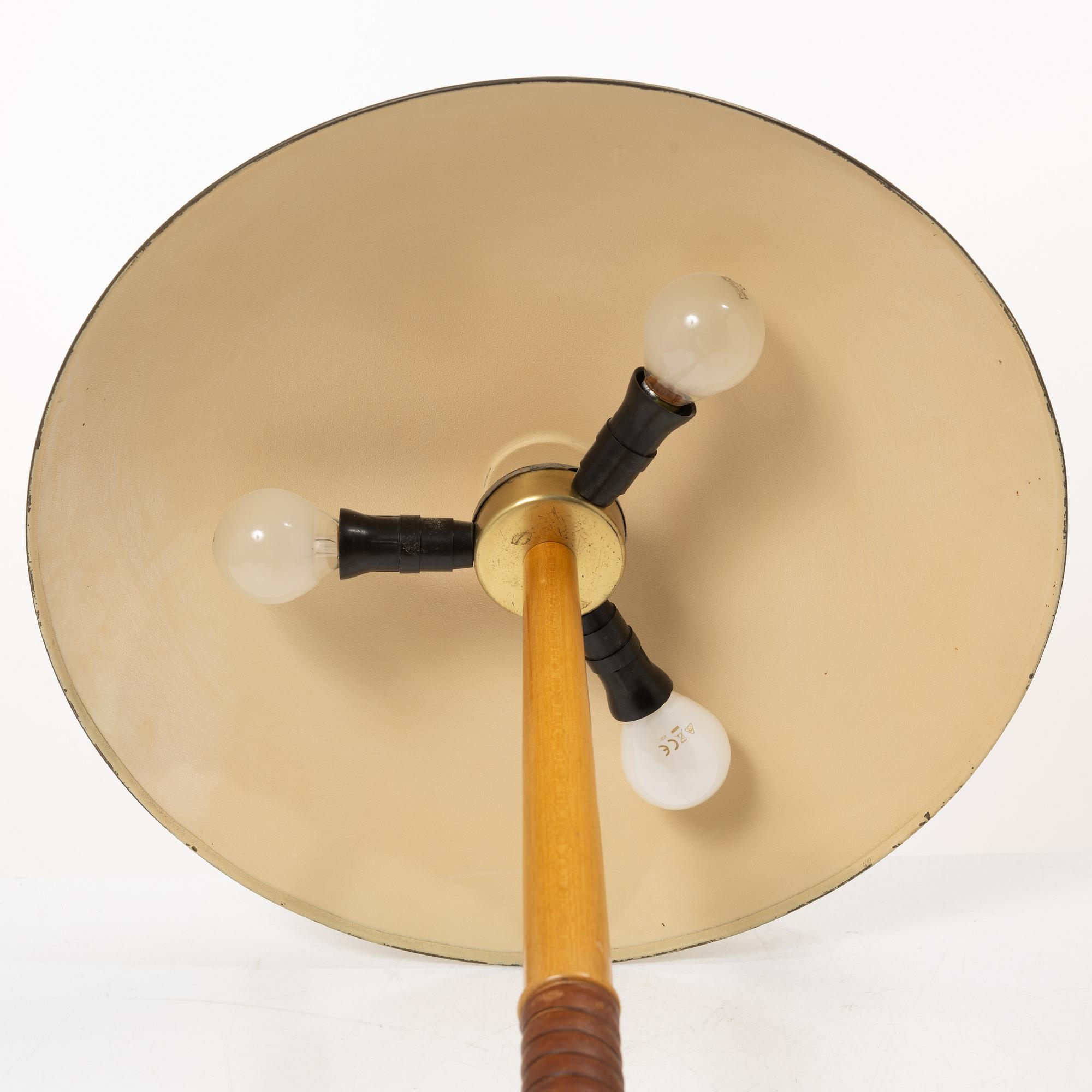 Harald Notini, A model 15525 table lamp, Arvid Böhlmarks Lampfabrik, Stockholm, 1950s.