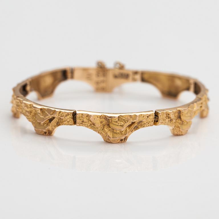 Björn Weckström, A 14K gold bracelet "Golden bridge". Lapponia 1986.