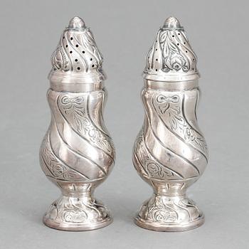 STRÖARE, silver, rokokostil Tyskland, 1900-tal. Totalvikt 86 gram.