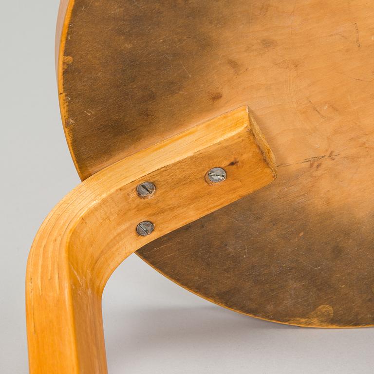 Alvar Aalto, jakkaroita, 4 kpl malli 60, O.Y. Huonekalu- ja Rakennustyötehdas A.B. 1900-luvun puoliväli.