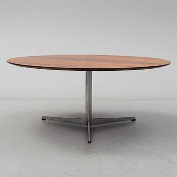 ARNE JACOBSEN, A Fritz Hansen rosewood veneered coffee table, Denmark, 1968.