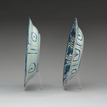Two blue and white kraak dishes, Ming dynasty, Wanli (1572-1620).