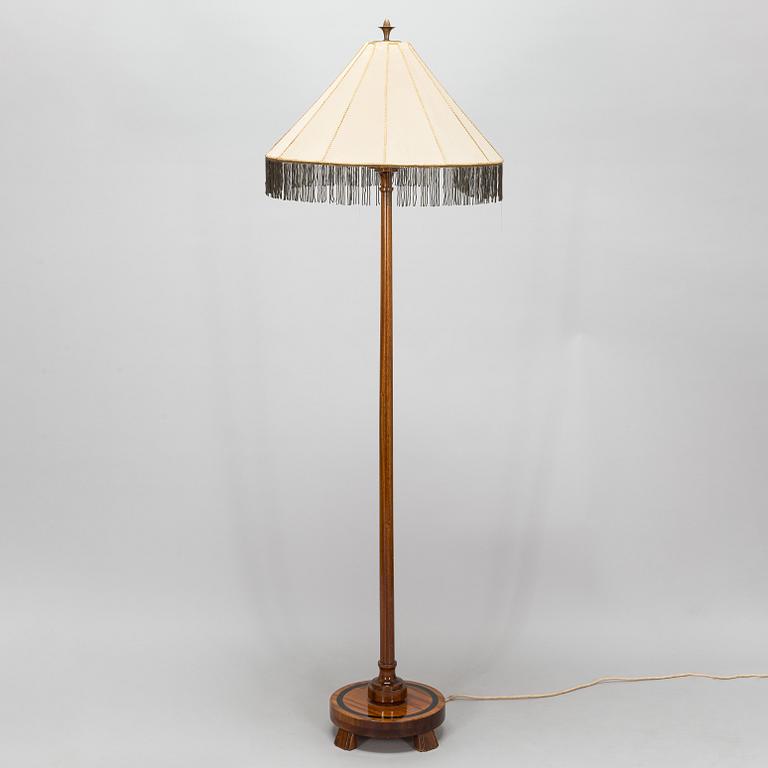 Birger Hahl, floor light and a pair of chairs, Finland 1920-30-tal.