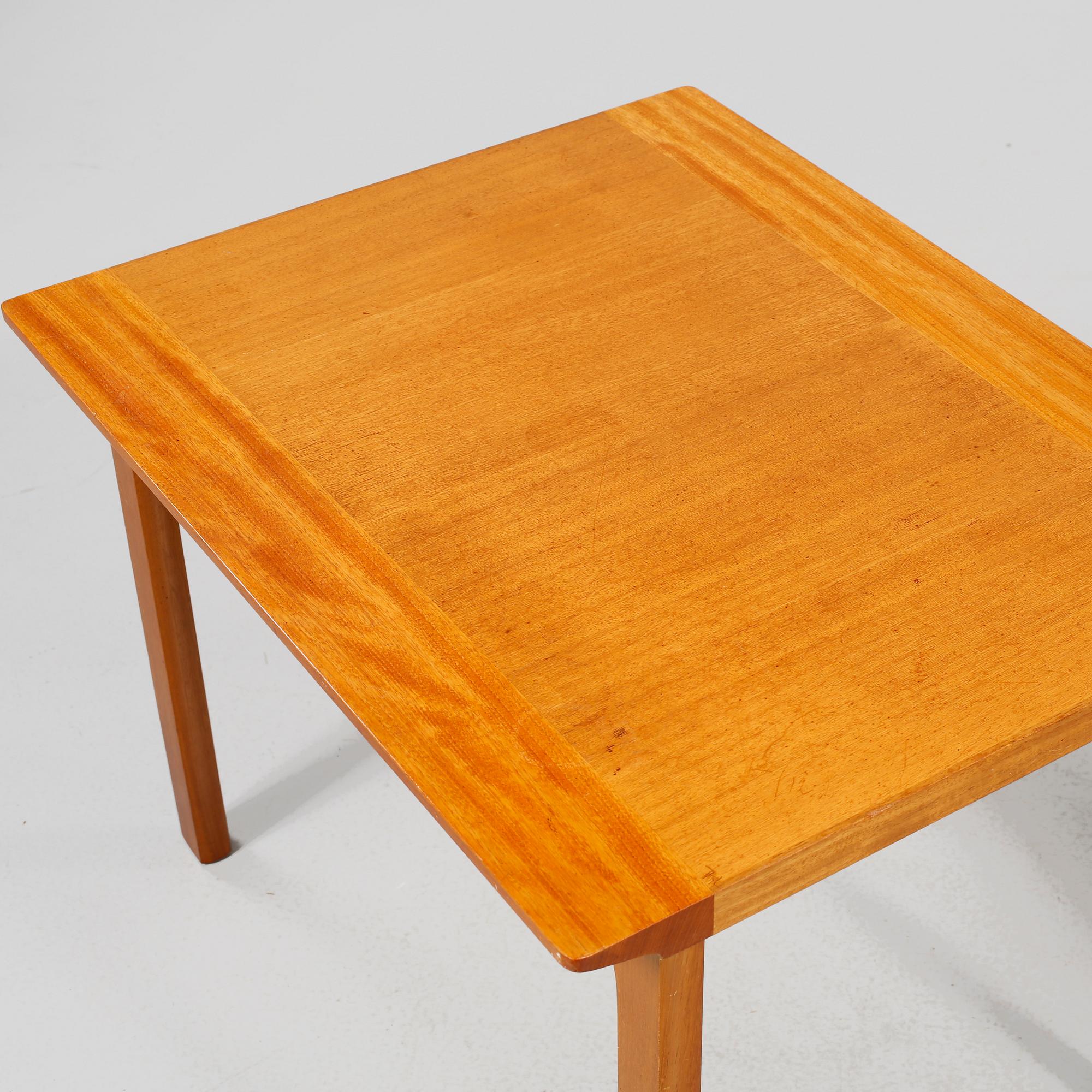 SIDOBORD, ett par, Glostrup Möbelfabrik, Danmark, 1900-talets andra hälft.