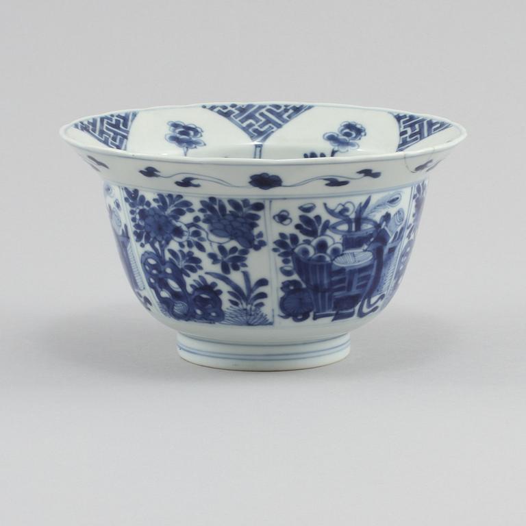 SKÅL, porslin, Kina, Kangxi (1662-1722).