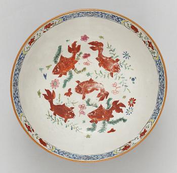 A famille rose punch bowl, Qing dynasty, Qianlong (1736-95).