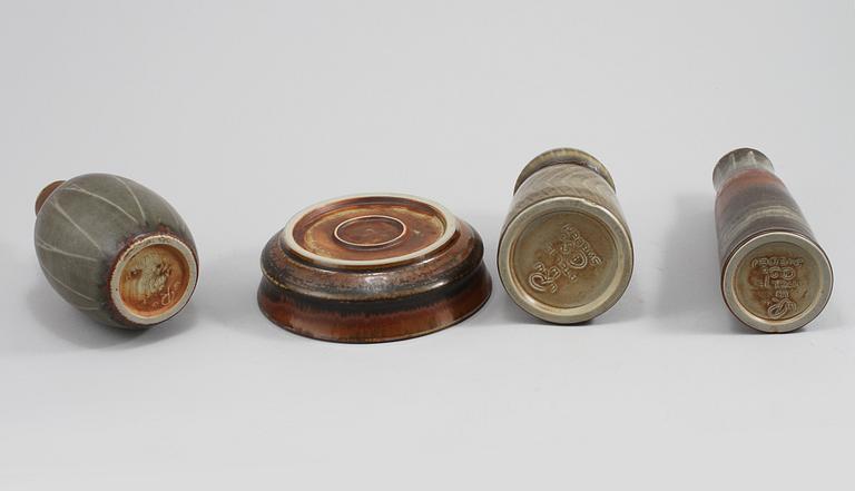 VASER, 3 st, samt SKÅL, stengods, Carl Harry Stålhane, Rörstrand Ateljé, 1900-talets andra hälft.