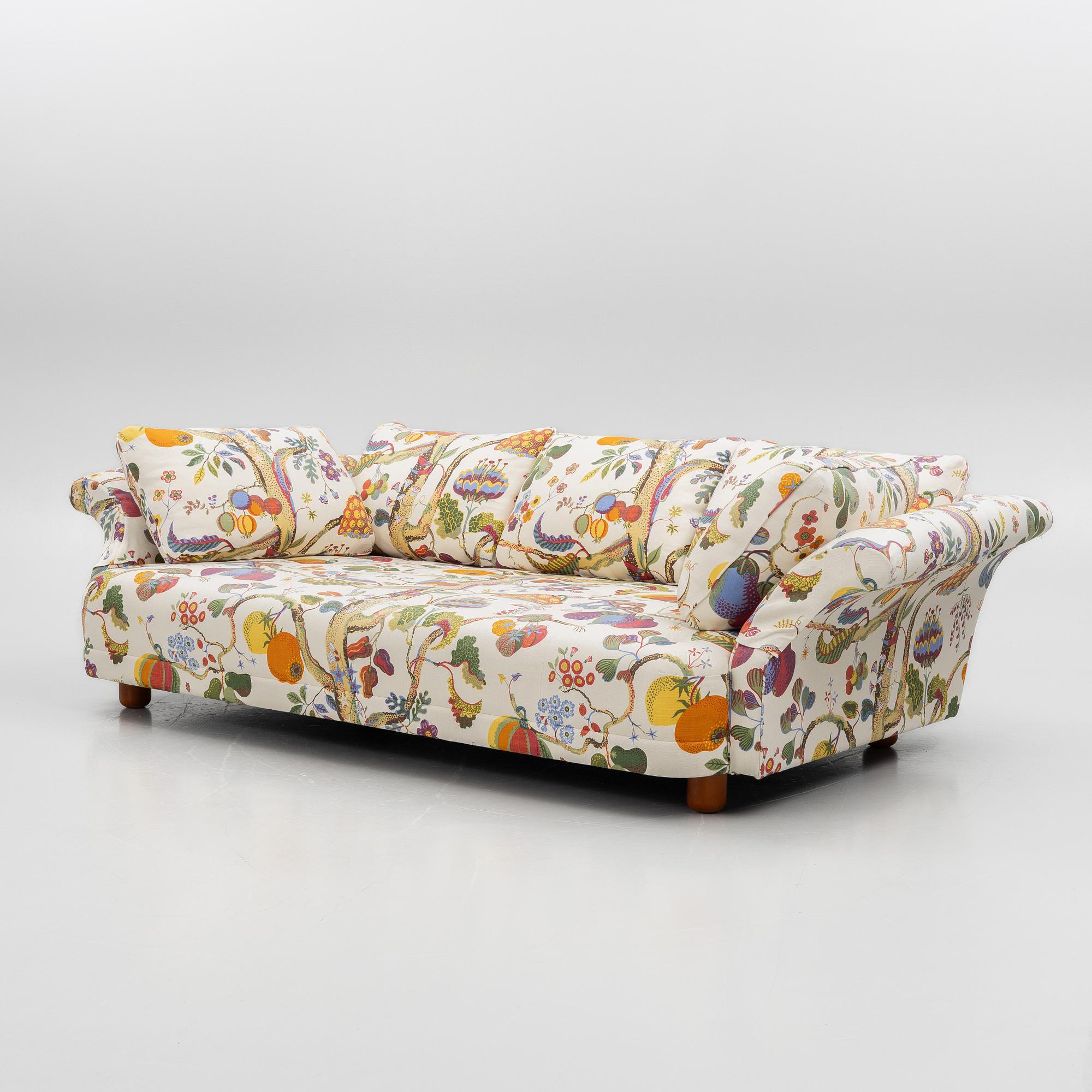Josef Frank, a "Liljevalchs" sofa, Firma Svenskt Tenn.