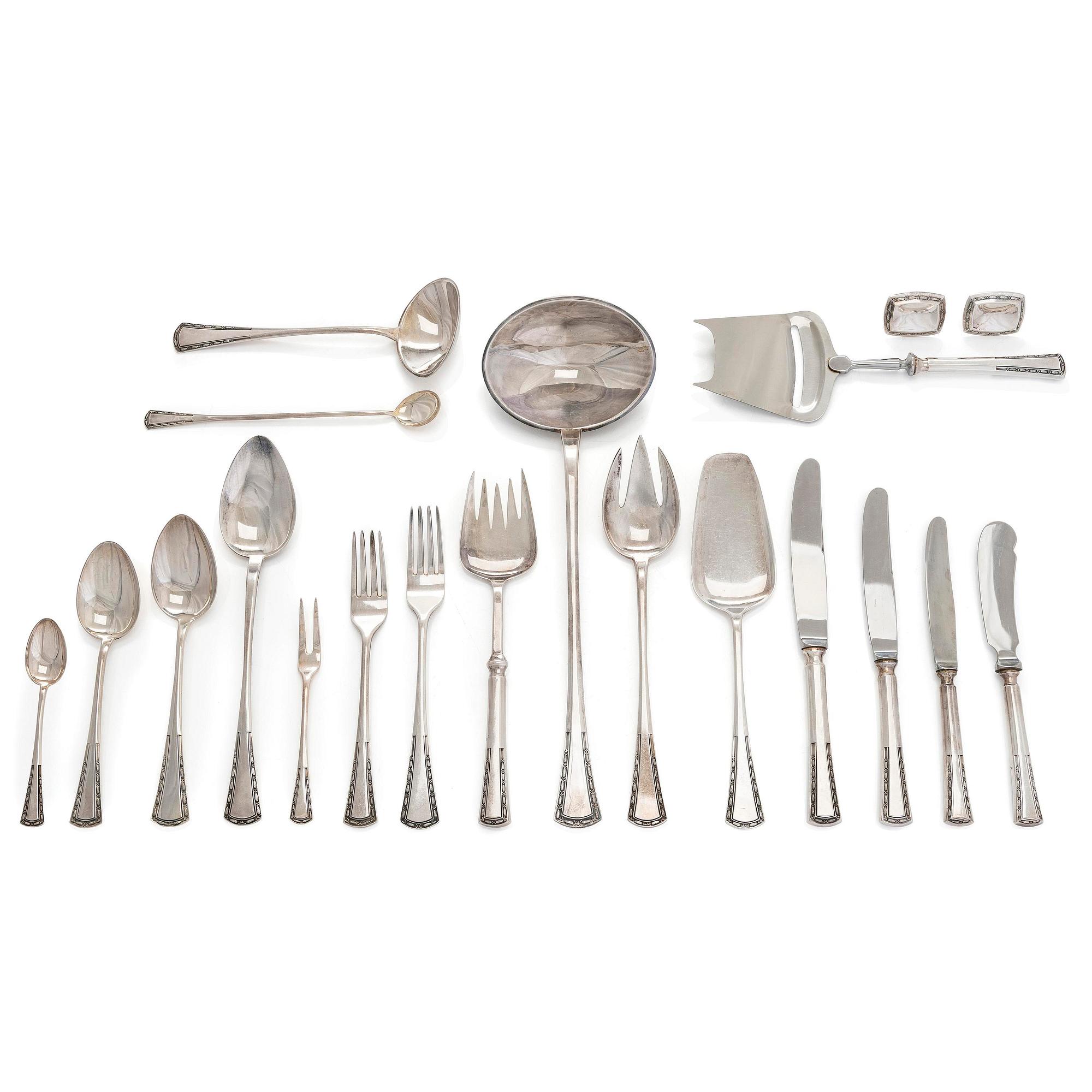 Tillander, bestickuppsättning, 118 delar, silver, "Käpy" (Kotte), Helsinki 1970-tal. Design: Vilho Ellenberg, 1920-tal.