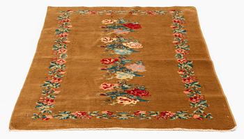 An antique Anatolian rug, Ottoman Empire, c. 107 x 75 cm.