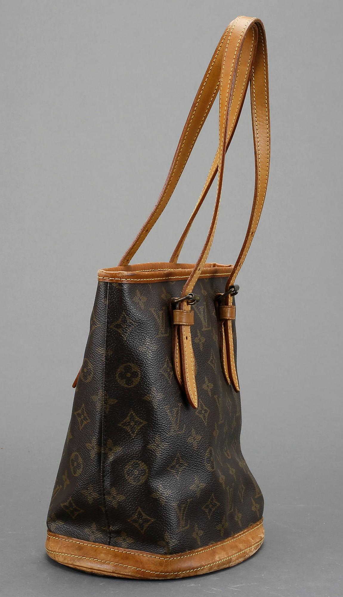 VÄSKA, "Petit Bucket ", Louis Vuitton.