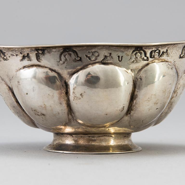 A SWEDISH SILVER BOWL, mark of Johan Söderdahl, Söderköping 1778. Weight ca 65 g.