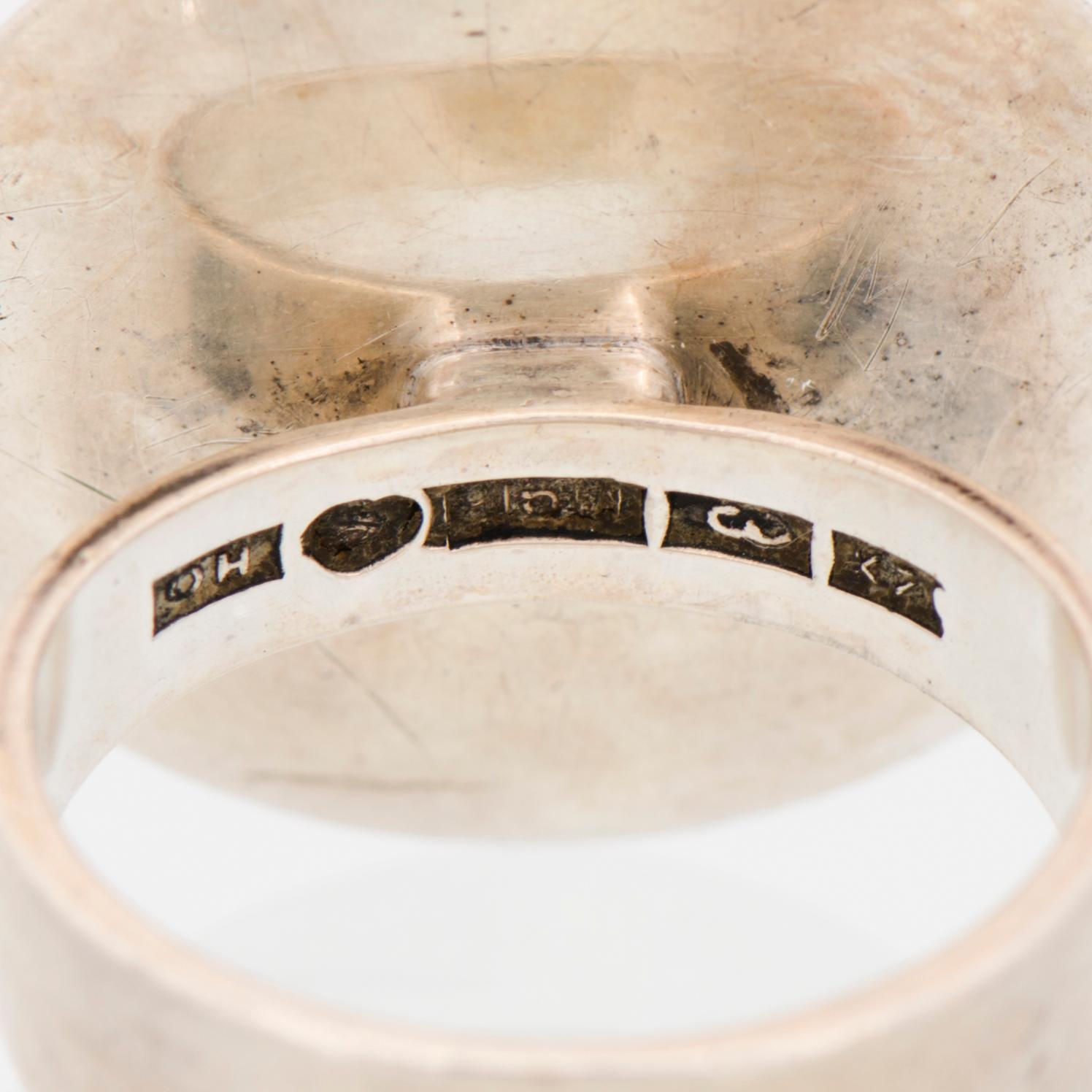 SAARA HOPEA, SORMUS, hopeaa. Ossian Hopea, Porvoo 1963.