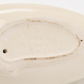 Lisa Larson, figuriner, 2 st, stengods, Gustavsberg, 1900-talets andra hälft.