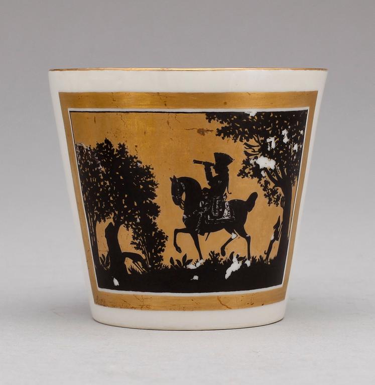 KAFFEKOPPAR MED FAT, 2 st, porslin, bla empire, Berlin, 1800-tal.