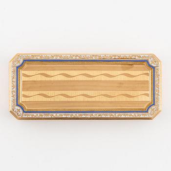 A probably early 19th century 14K gold box with enamel, probably Hanau.