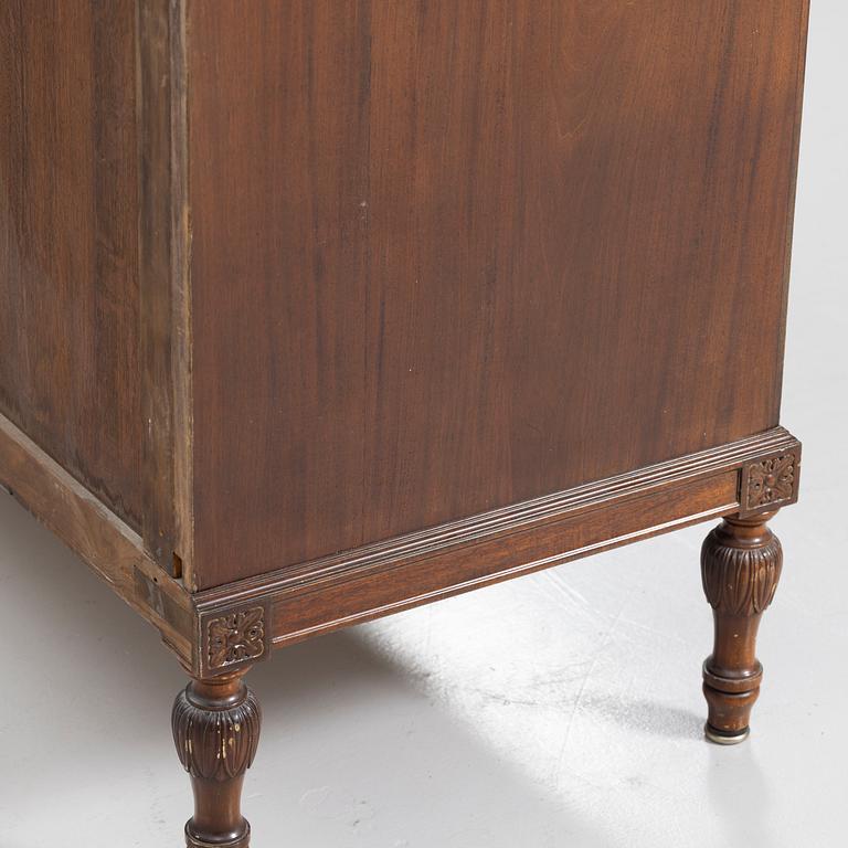 Cabinet, first half of the 20th century.