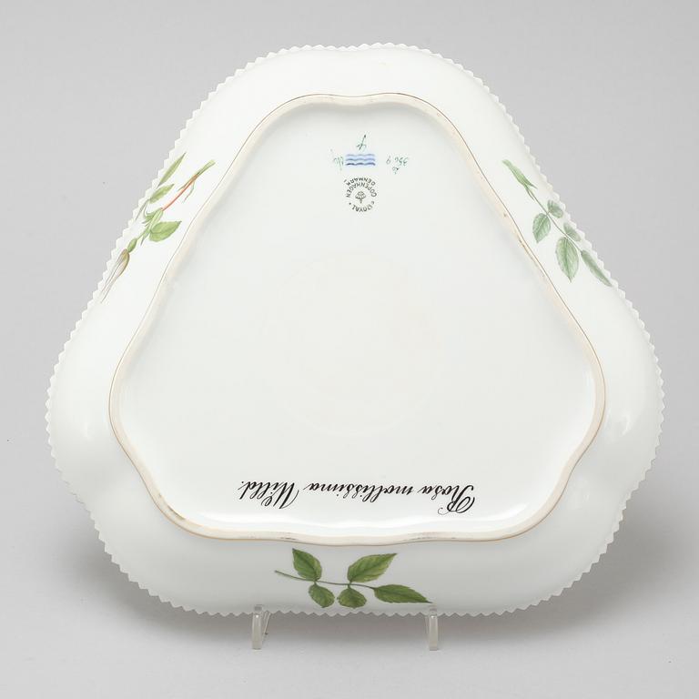 A porcelain plate, "Flora Danica", Royal Copenhagen, Denmark, from the latter half of the 20th century.