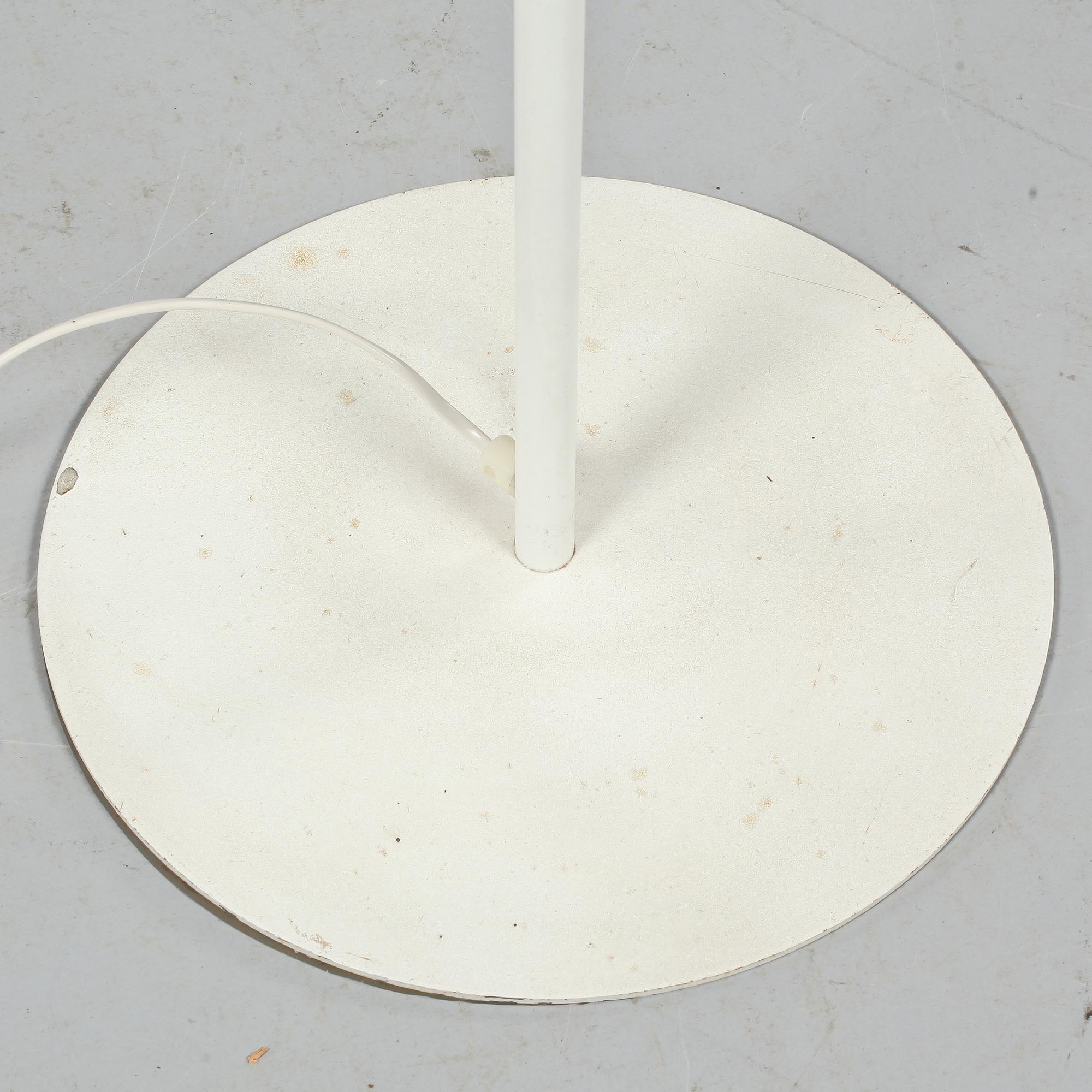 GOLVLAMPA, Luxus, 1900-talets andra hälft.