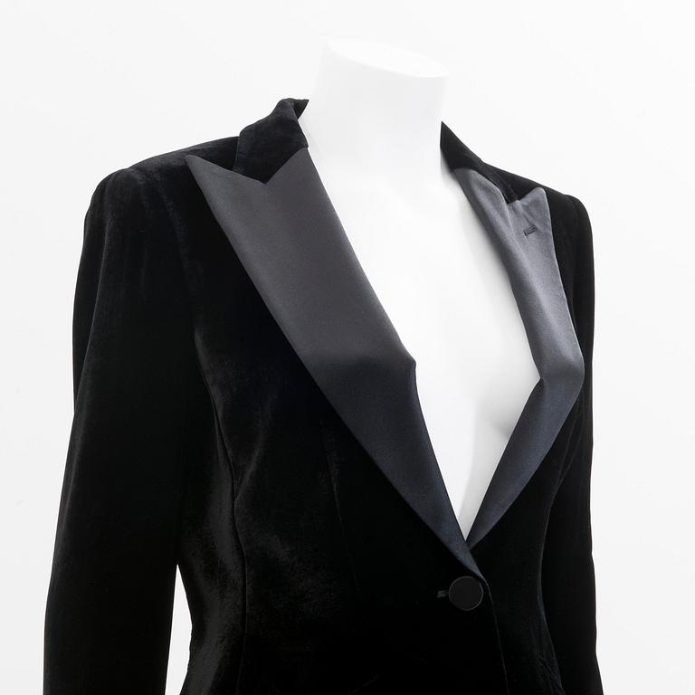 LADIES TUXEDO, Armani. Size 44.