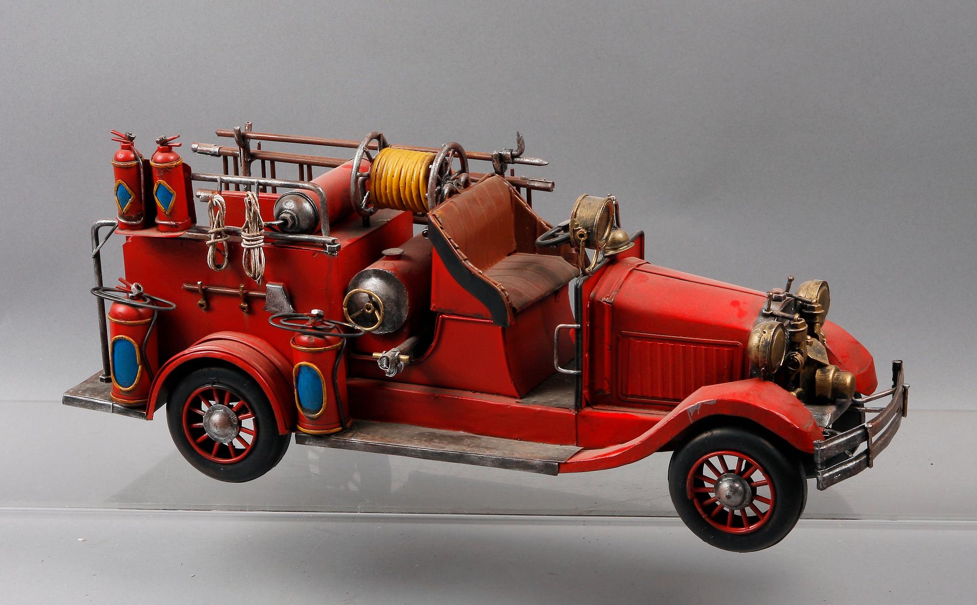 BRANDBILAR, 3 st, plåt, sent 1900-tal.