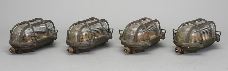 SKEPPSLAMPOR, 4 st, patinerad mässing, 1900-tal.