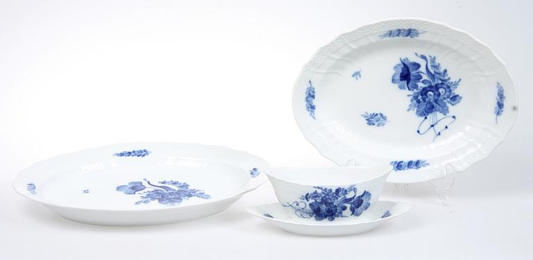 MATSERVIS, 44 delar, porslin, "Blå blomst", Royal Copenhagen.