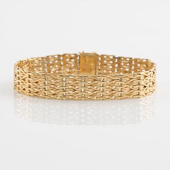 18K gold bracelet.