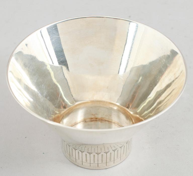 SKÅL, silver, S Carlman, CFC, Stockholm 1953. Vikt ca 124 gram.