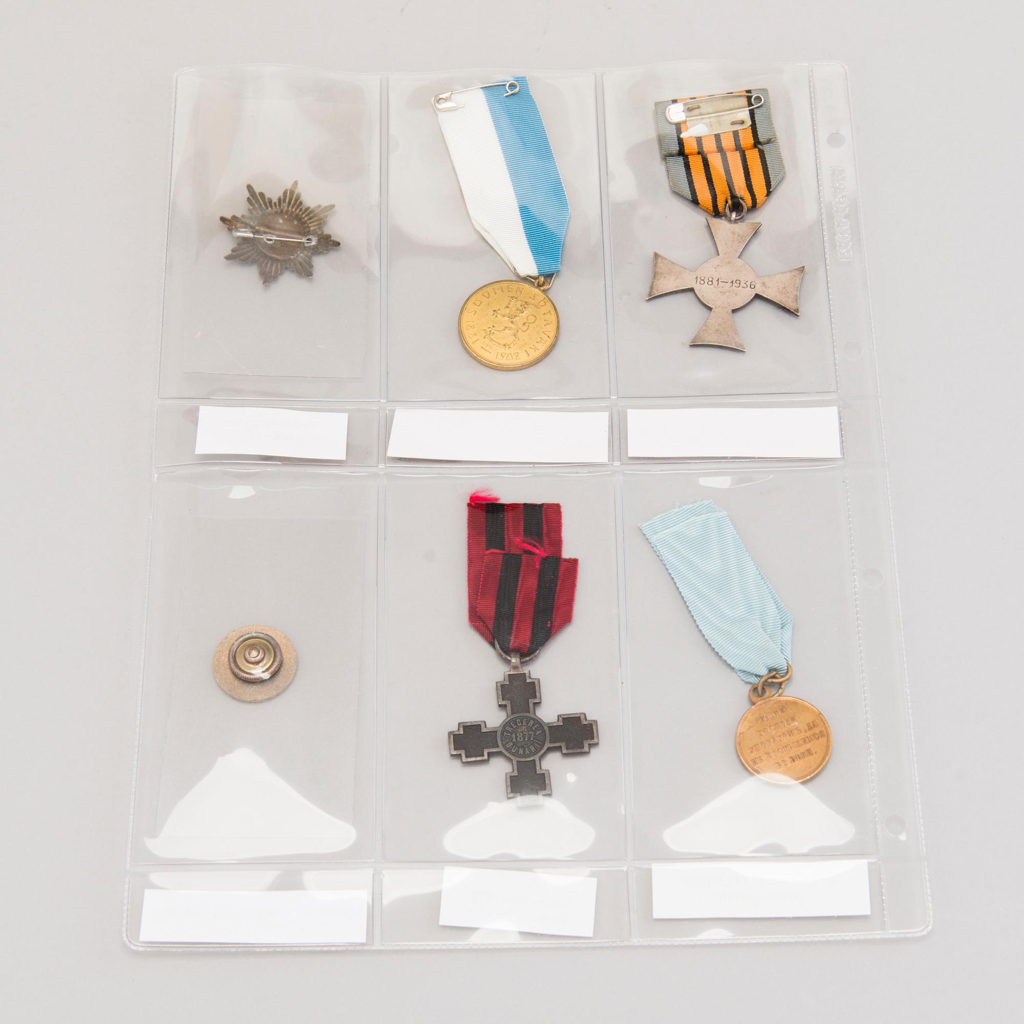 Finska krigsmaktens medaljer, 6 st, och böcker, 2 st, Finland, ca 1855-1931.