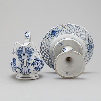 Five Meissen porcelain objects, 20th century.