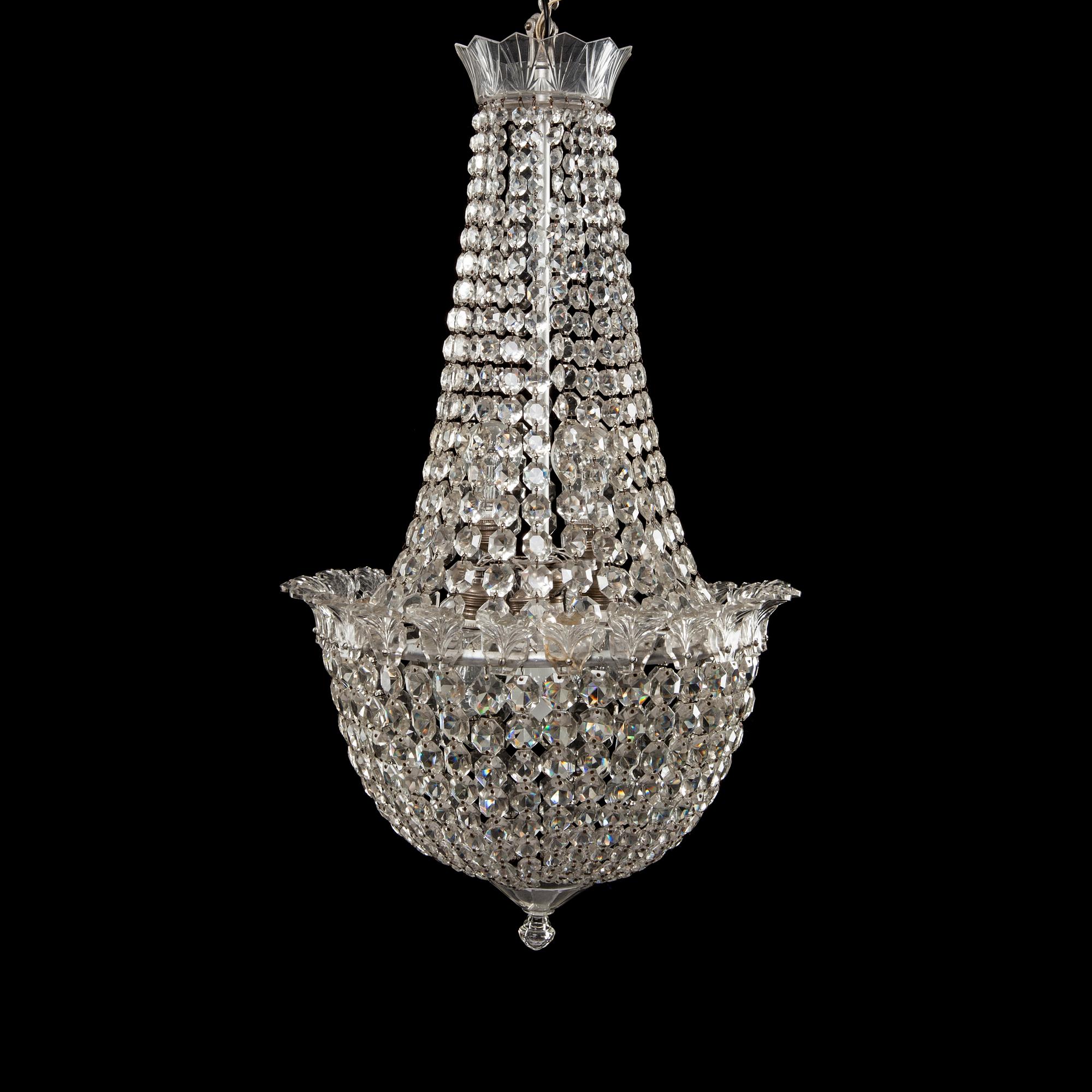 KATTOKRUUNU, 1900-luku. Korkeus noin 87 cm.