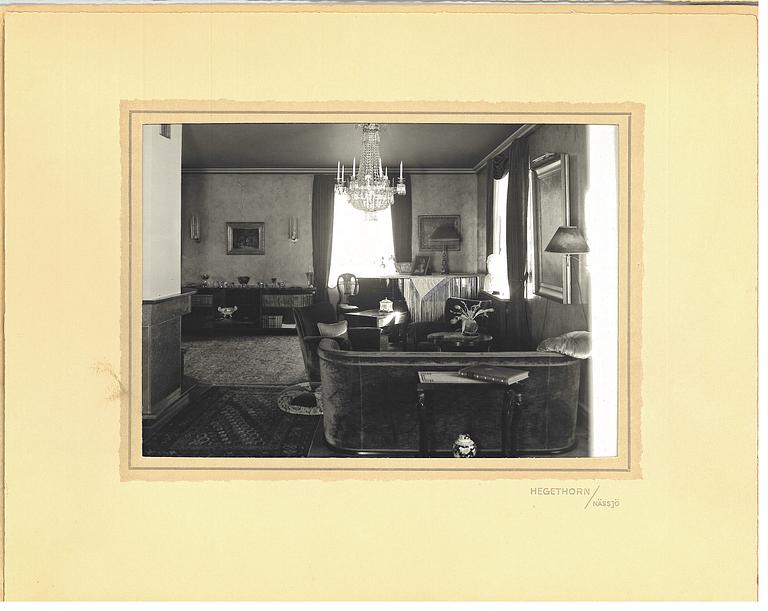 Axel Einar Hjorth, bord, Nordiska Kompaniet, 1931, kakelskivor av Edgar Böckman, Swedish Grace.