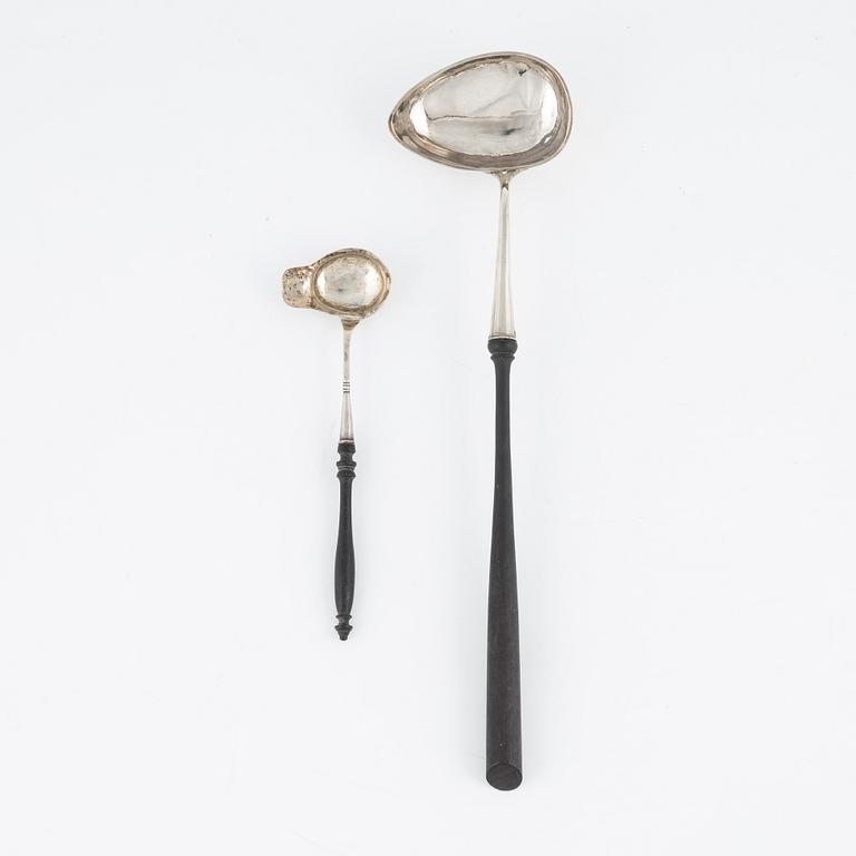 Soppslev, silver, Stockholm, 1801, och såssked silver, Frans Holm, Vadstena, 1857.