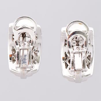 A PAIR OF EARRINGS, princess cut diamonds, 18K white gold.