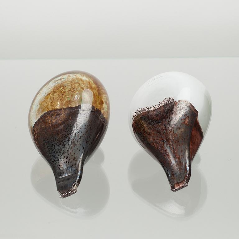 FIGURINER, 2 st, glas, signerade O. Toikka Nuutajärvi.