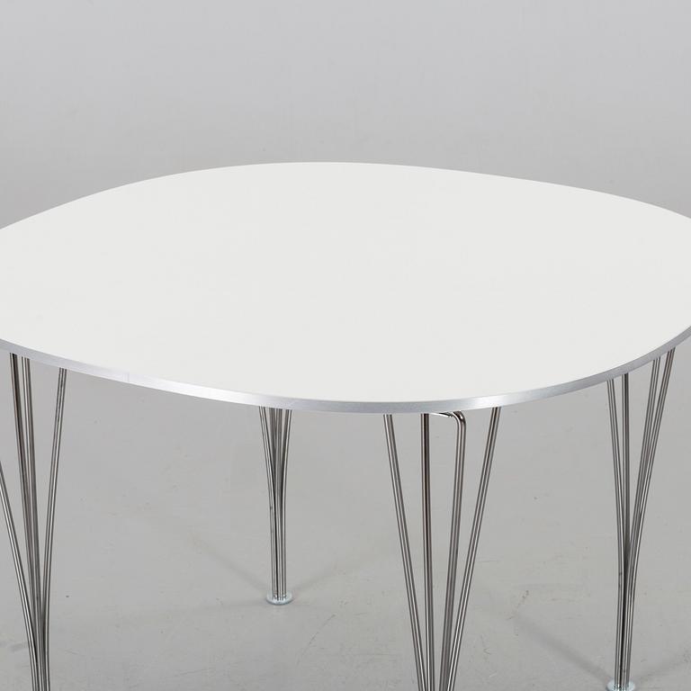 BRUNO MATHSSON & PIET HEIN, bord, "Supercirkel", för Fritz Hansen, 2000-tal. Formgivet 1964.