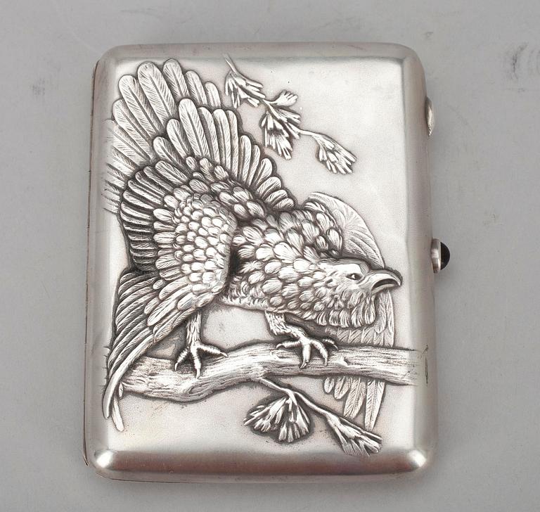 CIGARETTETUI, silver, Sovjet, 1900-talets första hälft. Vikt 194 g.