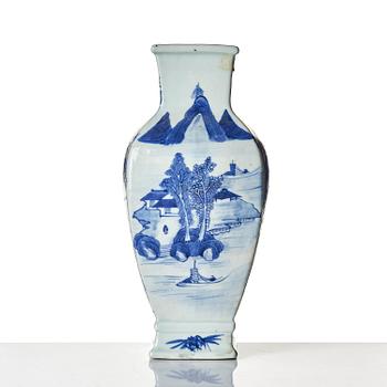 A blue and white 'landscape' vase, Qing dynasty, 19th century.