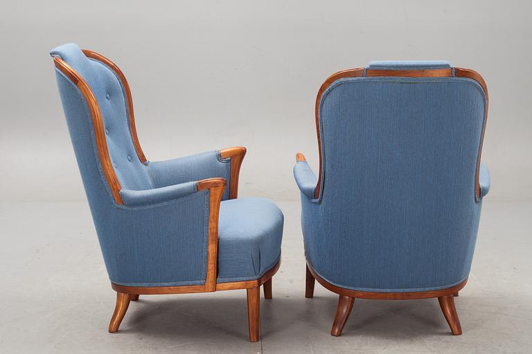 FÅTÖLJER, ett par, "Vår fru", Carl Malmsten. 1900-talets mitt.