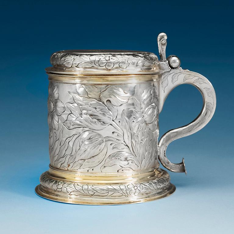 A Baltic 17th century parcel-gilt tankard, unidentified makers mark, Reval.