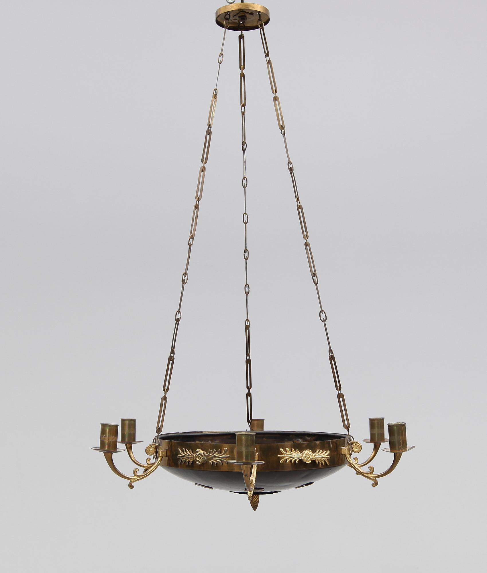 TAKAMPEL, empirestil, 1900-tal. Höjd ca 70 cm.